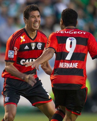 Caceres comemora, Leon x Flamengo (Foto: AP)