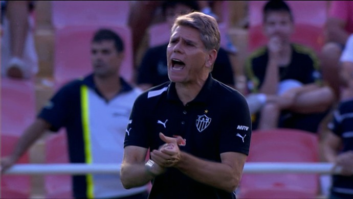 Paulo Autuori, técnico do Atlético-MG (Foto: Reprodução / Premiere)