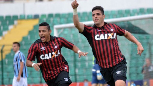 Dráusio gol Atlético-PR Grêmio Brasileiro (Foto: Gustavo Oliveira/site Atlético-PR)