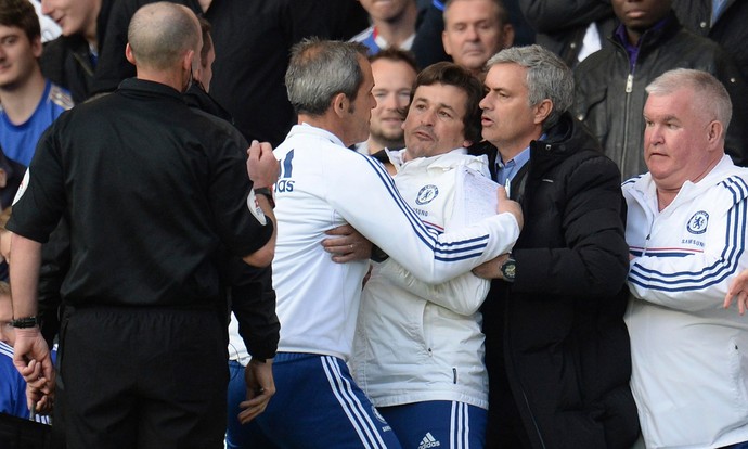 rui faria assistente jose mourinho chelsea x sunderland (Foto: Reuters)