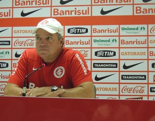 Abel braga treino inter coletiva (Foto: Eduardo Deconto/GLOBOESPORTE.COM)