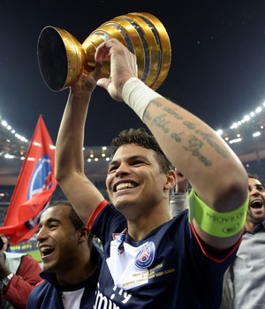 Thiago Silva e Lucas PSG (Foto: AFP)