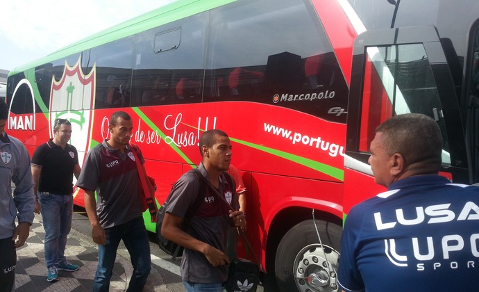 Chegada da Portuguesa na capital (Foto: Marcelo Hazam)