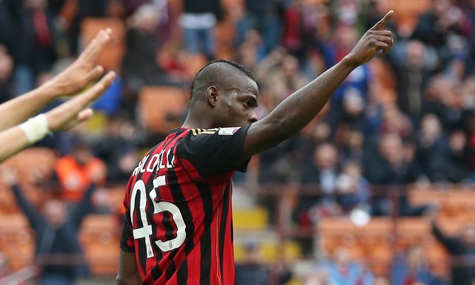 Balotelli milan x livorno (Foto: AP)