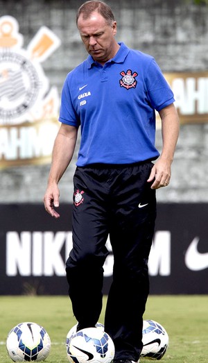 Mano Menezes no treino do Corinthians (Foto: Daniel Augusto Jr. / Agência Corinthians)