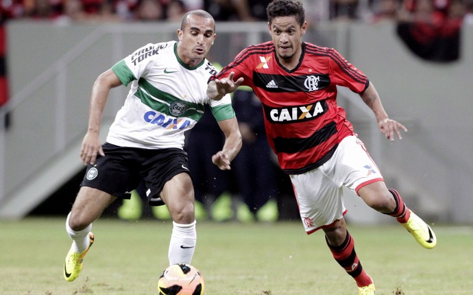 Carlos Eduardo Flamengo x Coritiba (Foto: Jorge William / Agência O Globo)