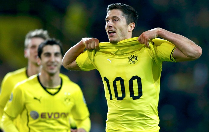 Robert Lewandowski comemoração gol Borussia Dortmund e Wolfsburg (Foto: Reuters)