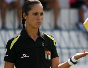 Ana Paula Oliveira árbitra  (Foto: Agência Gazeta Press)