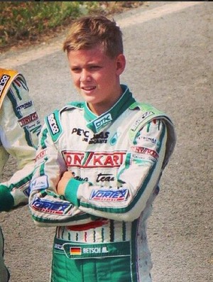 Mick Betsch, filho de Michael Schumacher, compete no kart desde 2010, utilizando o sobrenome da mãe (Foto: Reprodução / Twitter)