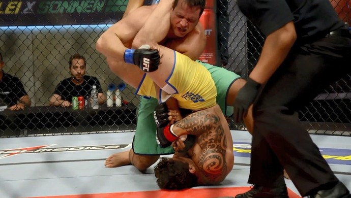 TUF Brasil 3 Rick Monstro x Cabo Job (Foto: Reprodução do TUF Brasil 3)