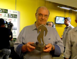 Presidente do Cruzeiro, Gilvan de Pinho Tavares homenageado especial troféu Globo Minas (Foto: Mauricio Paulucci)