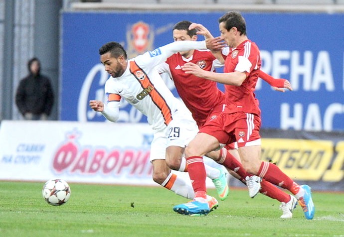 Alex Teixeira jogo Shakhtar  (Foto: Divulgação / Site Oficial do Shakhtar)