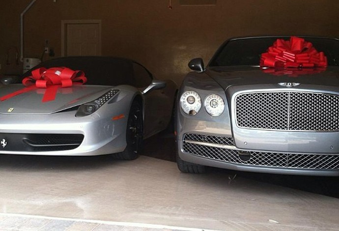 presente carros boxe floyd Mayweather (Foto: Reprodução / Instagram)