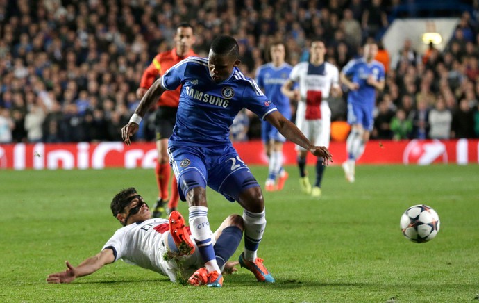 Eto'o e Thiago Silva Chelsea x PSG (Foto: AP)