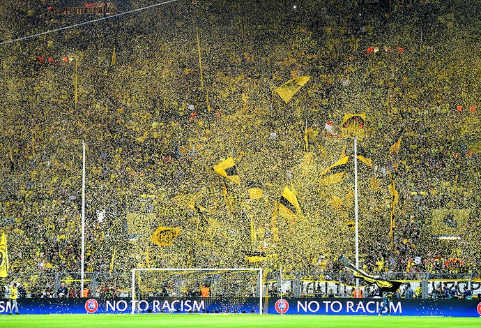 torcida Borussia Dortmund jogo Real Madrid (Foto: AP)