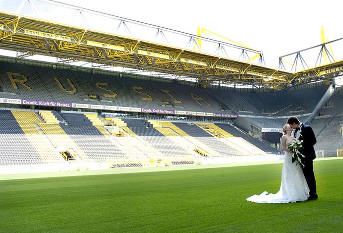 Casamento Signal Iduna Park, estádio Borussia Dortmund (Foto: Divulgação)