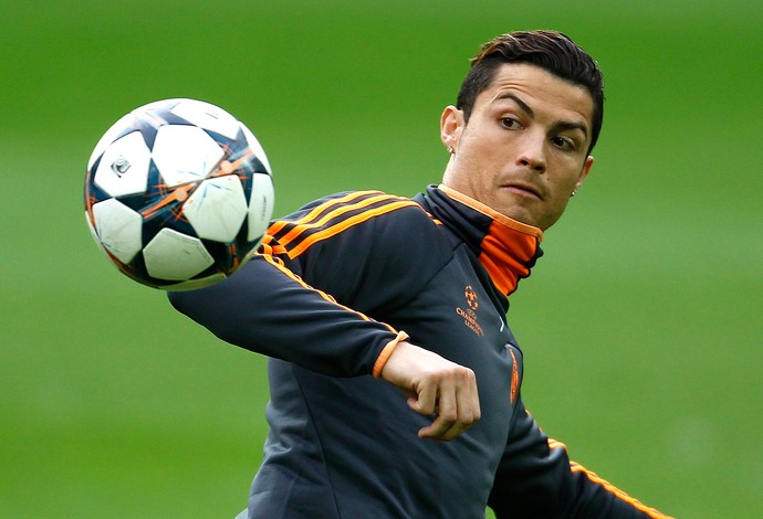 Cristiano Ronaldo no treino do Real Madrid (Foto: Reuters)