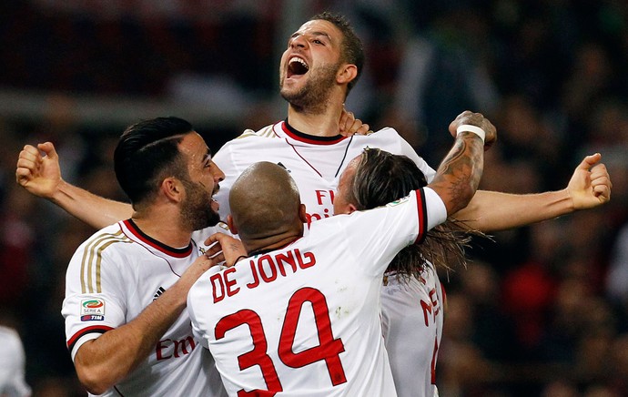 Adel Taarabt comemora, Genoa x Milan (Foto: Reuters)