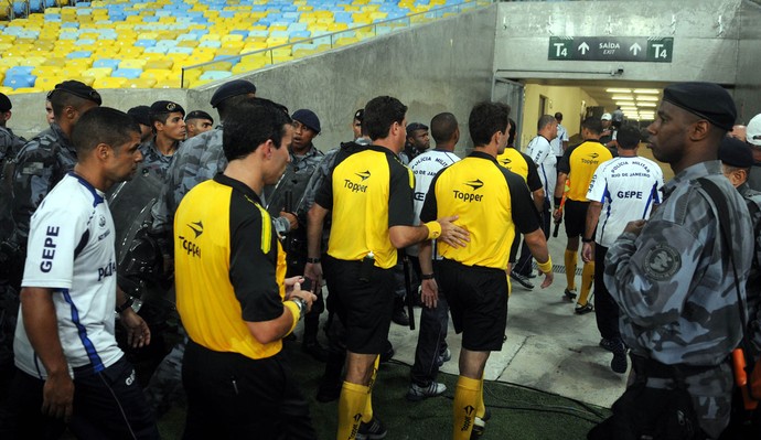 Arbitragem Vasco x Flamengo (Foto: André Durão)