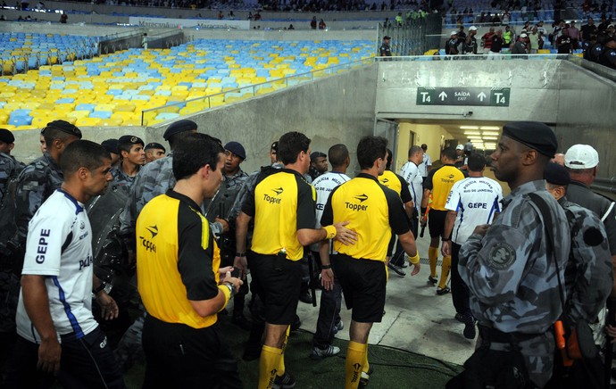 Arbitragem Vasco x Flamengo (Foto: André Durão)