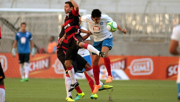 Juan e Fahel Bahia x Vitória (Foto: Edson Ruiz / Ag. Estado)