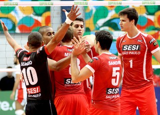 Sesi comemoração jogo vôlei Campinas (Foto: Alexandre Arruda / CBV)