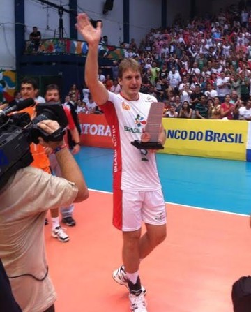 André Heller central Campinas vôlei masculino (Foto: Divulgação Brasil Kirin)