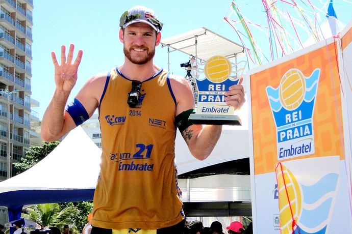 Alison vôlei de praia troféu Rei da Praia (Foto: Helena Rebello)