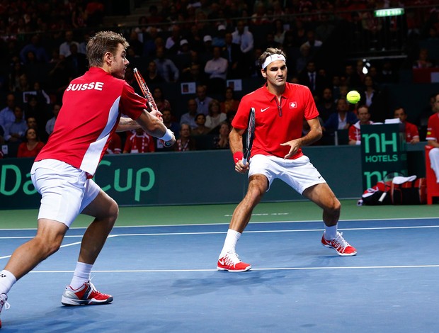 Federer e Wawrinka jogo duplas Copa Davis tênis (Foto: Reuters)