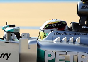 Lewis Hamilton no terceiro treino livre para o GP do Bahrein (Foto: AFP)