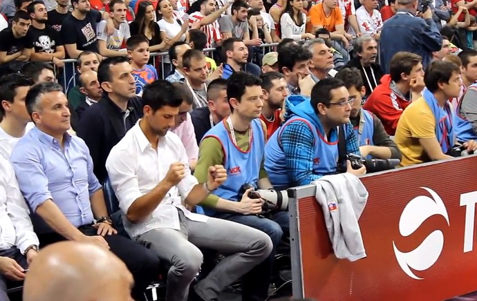 Frame - Djokovic Vendo Jogo De Basquete Na Sérvia (Foto: YouTube / FC Red Star Belgrade)