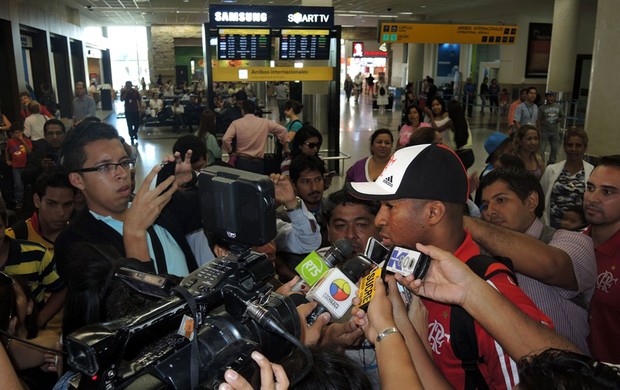 Erazo  Desembarque Flamengo (Foto: Carlos Mota )