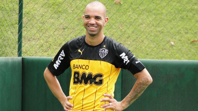 Tardelli sorri no Atlético-MG (Foto: Leonardo Simonini)