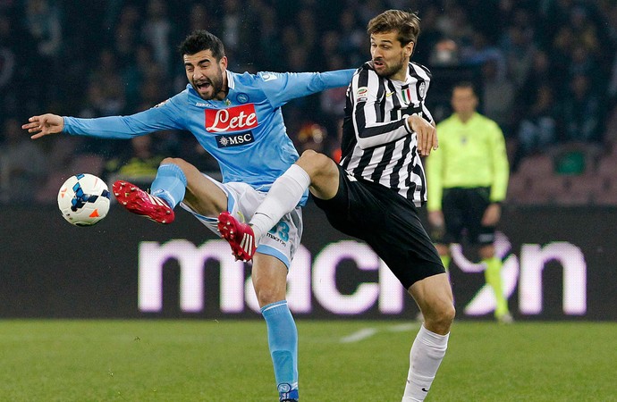 llorente albiol  Napoli x Juventus (Foto: Reuters)