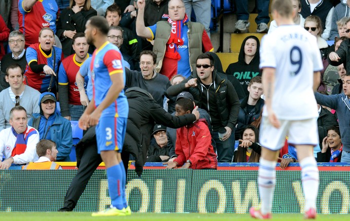 mourinho gandula chelsea x crystal palace (Foto: Getty Images)