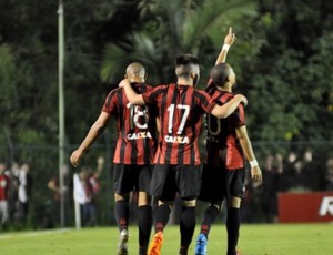 Atlético-PR vence o Londrina (Foto: Site oficial do Atlético-PR/Divulgação)