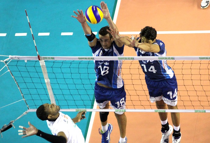 Rapha vôlei Cruzeiro e Minas Superliga (Foto: Alexandre Arruda / CBV)