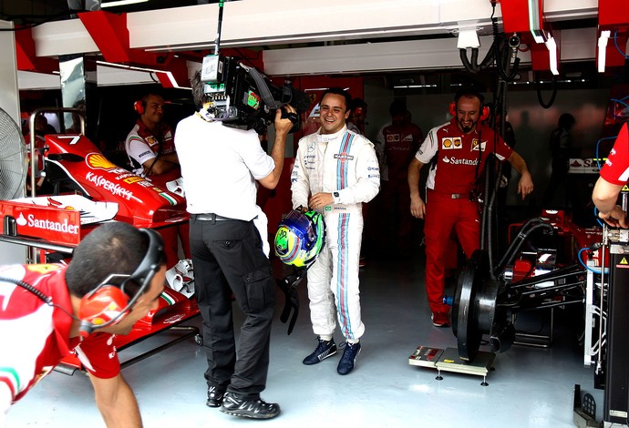 felipe massa williams no box da ferrari gp da Malásia (Foto: Agência AP)