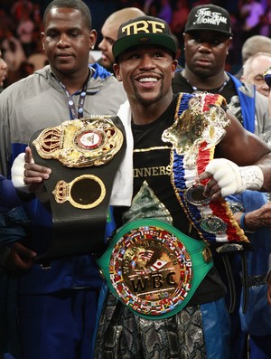 Mayweather vence Canelo em luta de boxe em Las Vegas (Foto: Reuters)