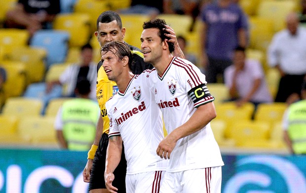 Fred comemoração Vasco e Fluminense semifinal (Foto: Ricardo Ayres / Photocamera)