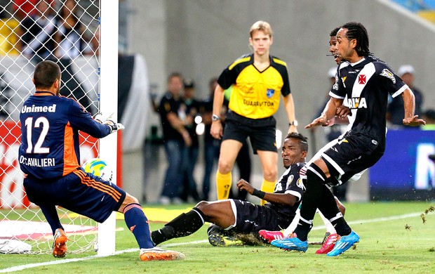 Thalles gol Vasco e Fluminense semifinal (Foto: Ivo Gonzalez / Agência O Globo)