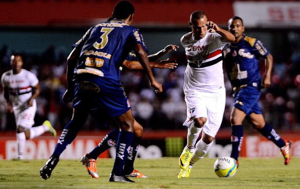 Luis Fabiano são Paulo e Penapolense (Foto: Mauro Horita / Globoesporte.com)