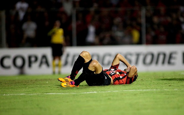 Bruno Mendes atlético-pr Velez Sarsfield (Foto: Agência Getty Images)