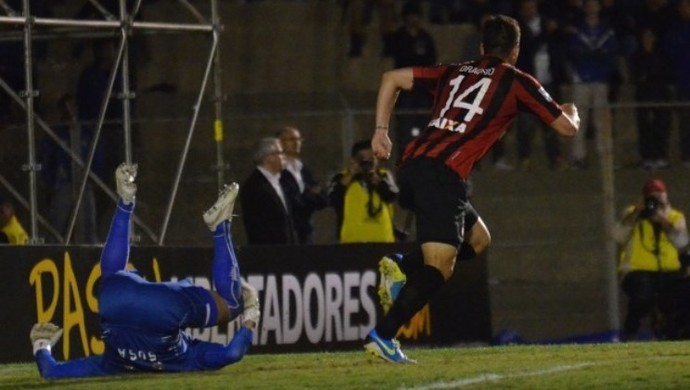 Dráusio em Atlético-PR x Vélez Sarsfield (Foto: Site oficial do Atlético-PR/Gustavo Oliveira)