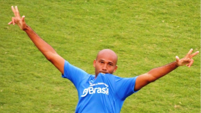 Nunes comemora o único gol da vitória sobre a Itapirense (Foto: Fabrício Cortinove)