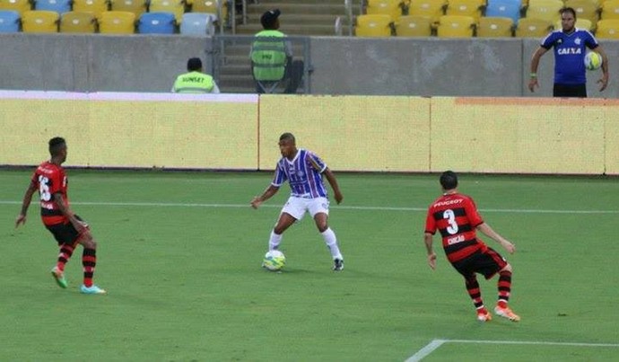 Romário, do Madureira, contra o Flamengo (Foto: Fabricio Salvador/Madureira Esporte Clube)