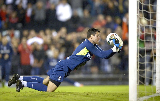 Marcelo Grohe jogo Grêmio e Newell's Old Boys  (Foto: AFP)