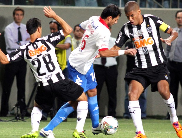 Leonardo Silva jogo Atlético-MG contra Nacional-PAR (Foto: EFE)