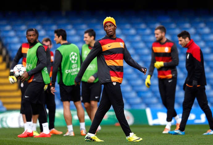 Treino Galatasaray Drogba (Foto: Reuters)