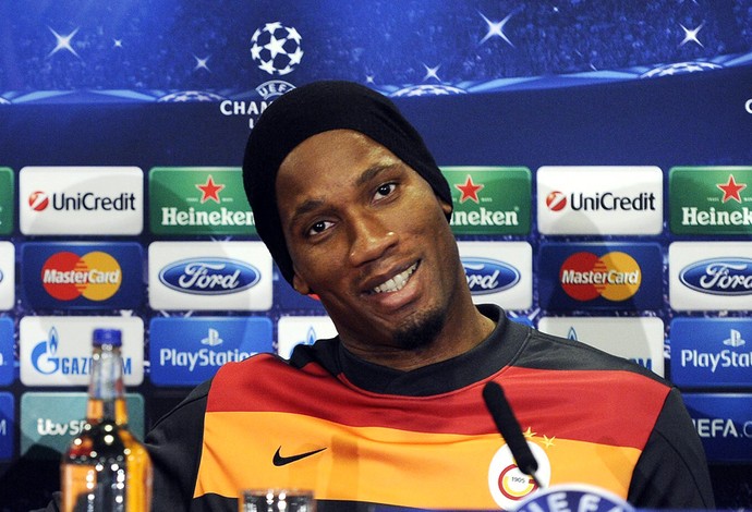 Coletiva Galatasary Drogba e Roberto Mancini (Foto: EFE)